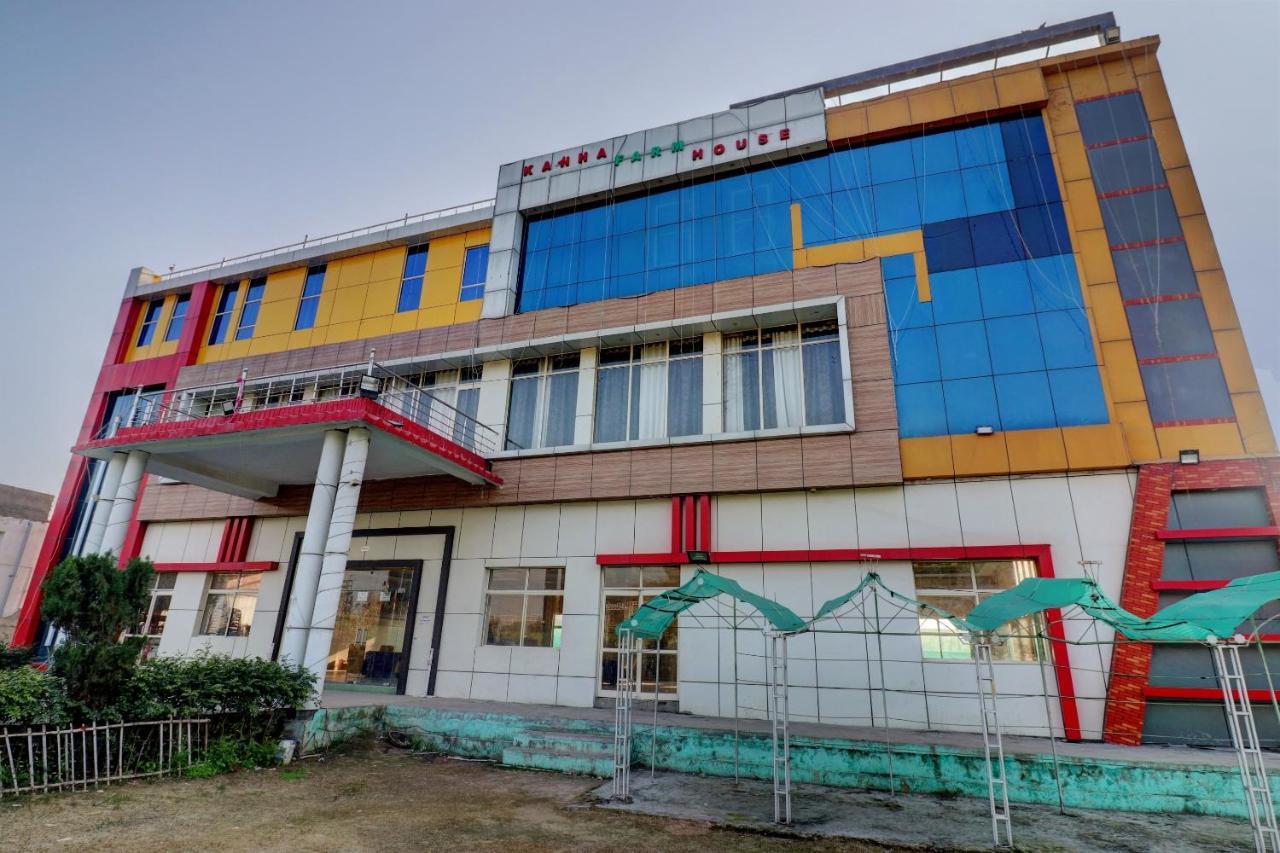 Capital O 78178 Kanha Resort Sikandra Rao Exterior foto