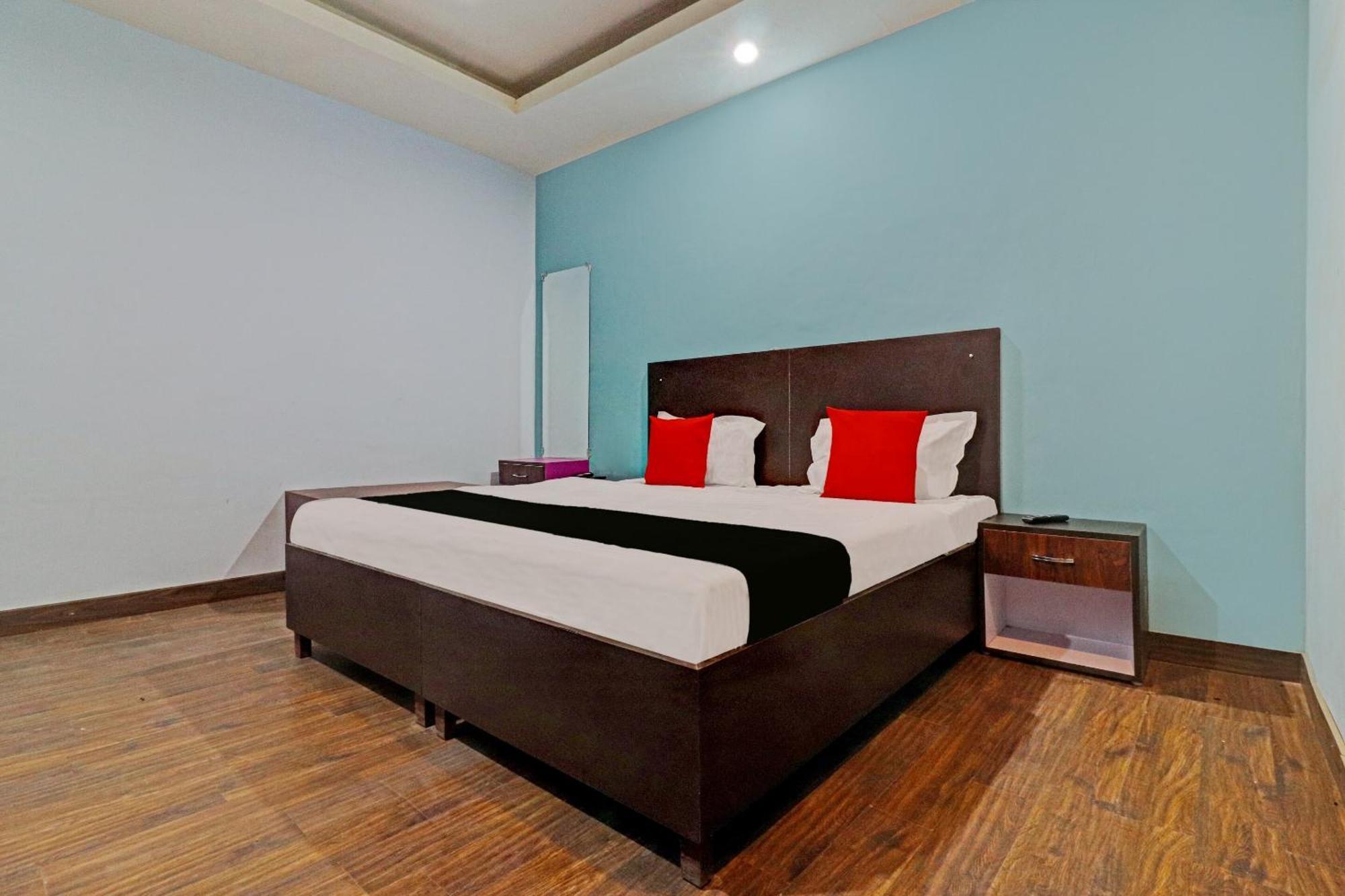 Capital O 78178 Kanha Resort Sikandra Rao Exterior foto